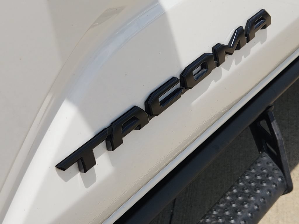 Used 2024 Toyota Tacoma TRD Sport AWD/4WD image 12