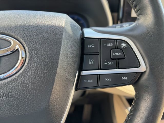 Used 2023 Toyota Highlander Limited image 15