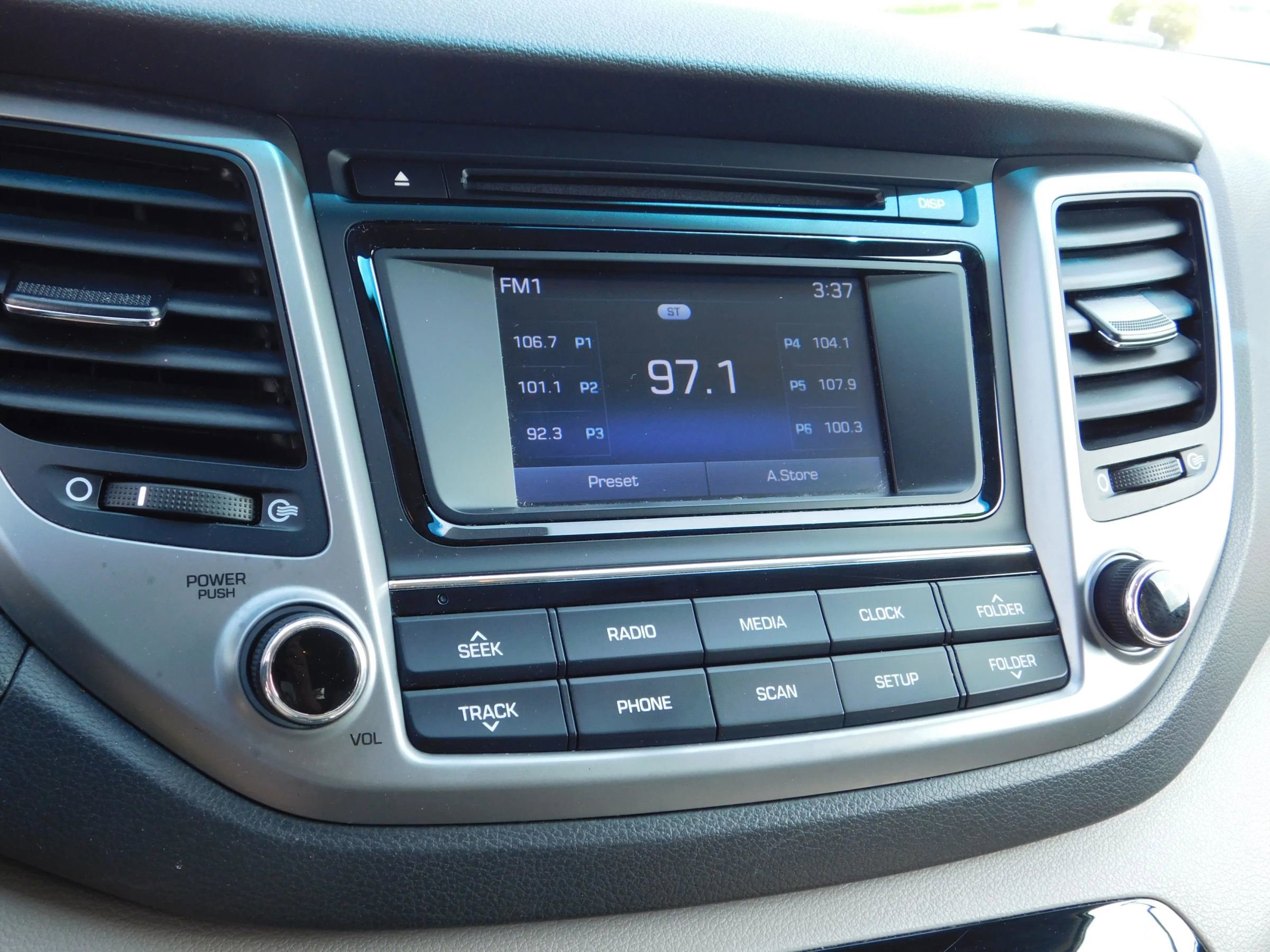 Used 2018 Hyundai Tucson SE AWD/4WD image 14