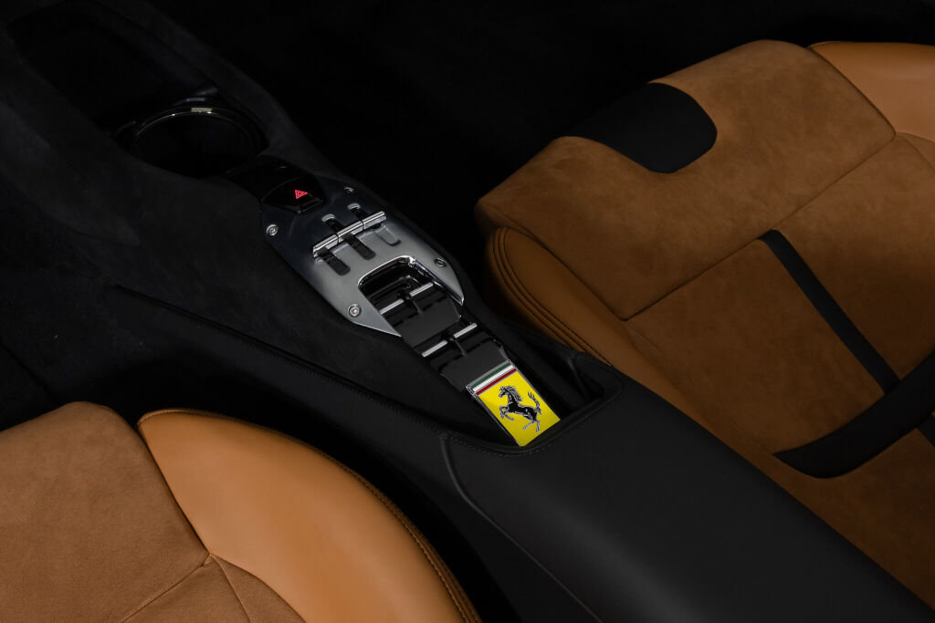 Used 2023 Ferrari SF90 Spider image 32