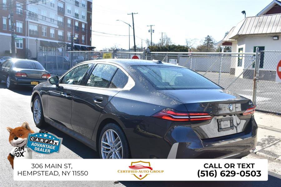 Used 2025 BMW 530i RWD image 8
