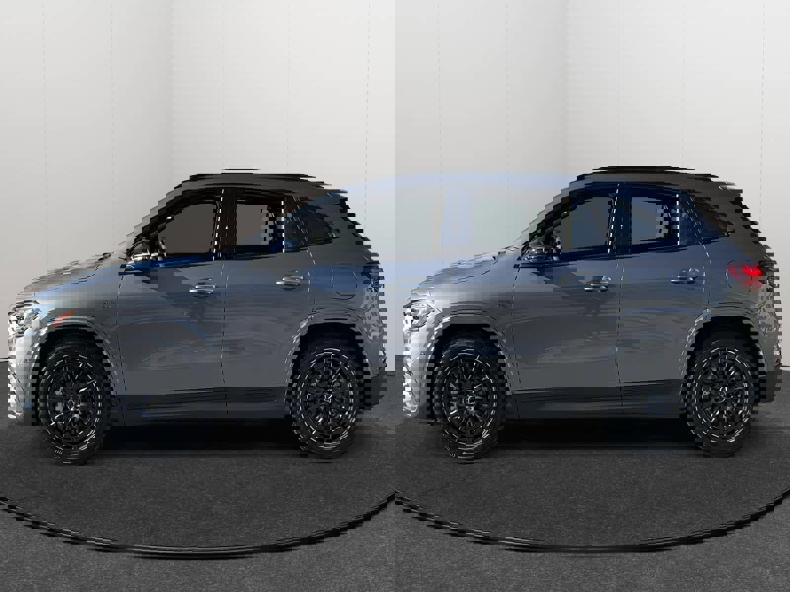 New 2026 Mercedes-Benz GLA 35 AMG 4MATIC image 3