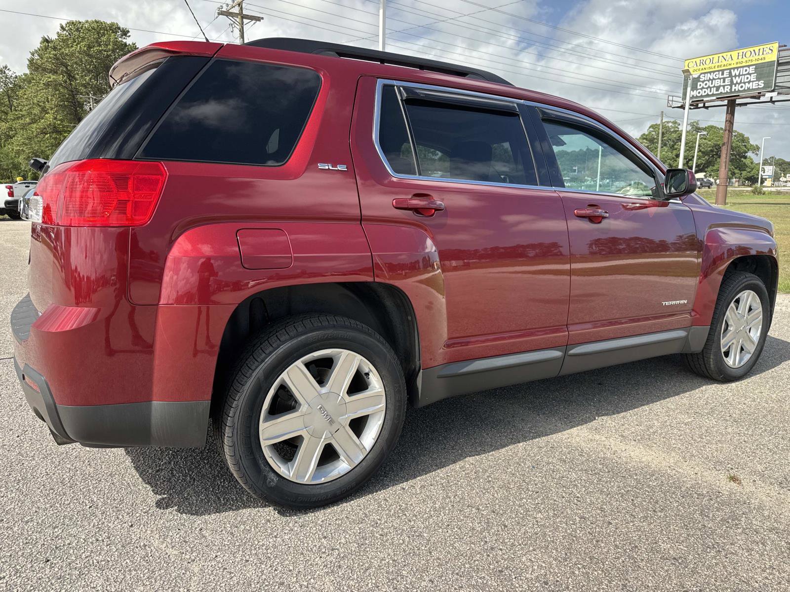 Used 2010 GMC Terrain SLE AWD/4WD image 4