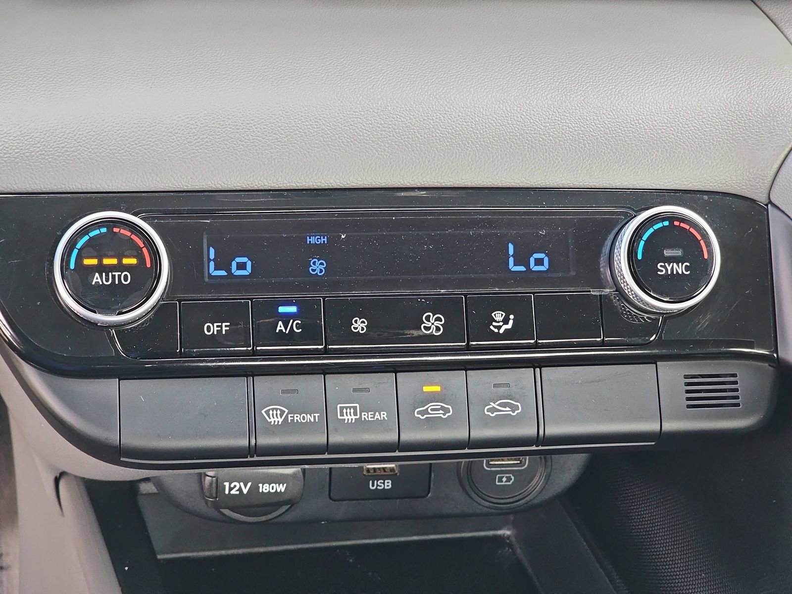 Certified 2023 Hyundai Elantra SEL image 25