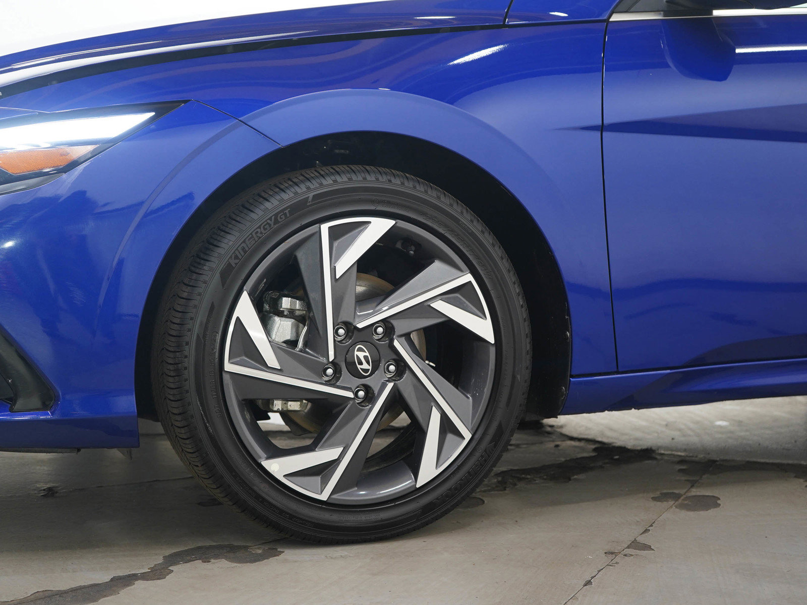 Used 2025 Hyundai Elantra SEL image 27