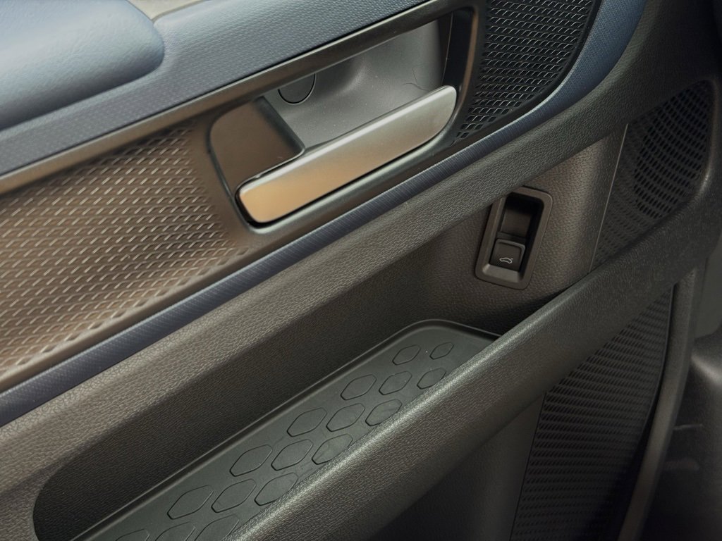 New 2025 Volkswagen ID. Buzz Pro S Plus image 37