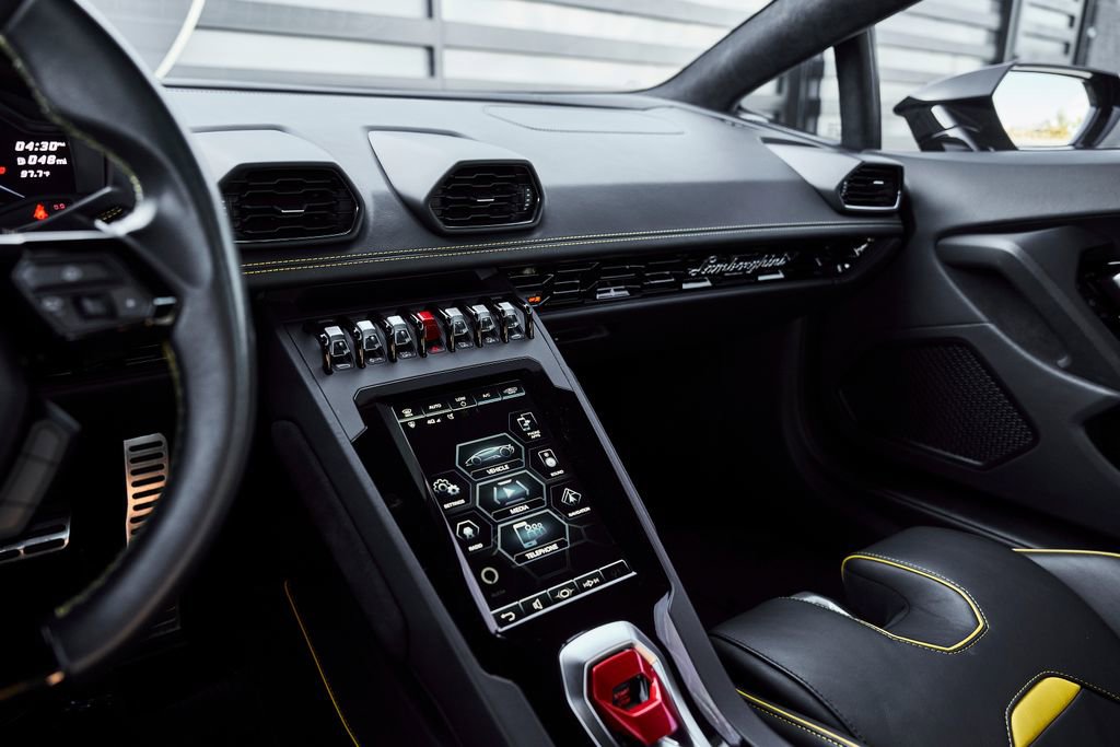 Used 2021 Lamborghini Huracan EVO image 56