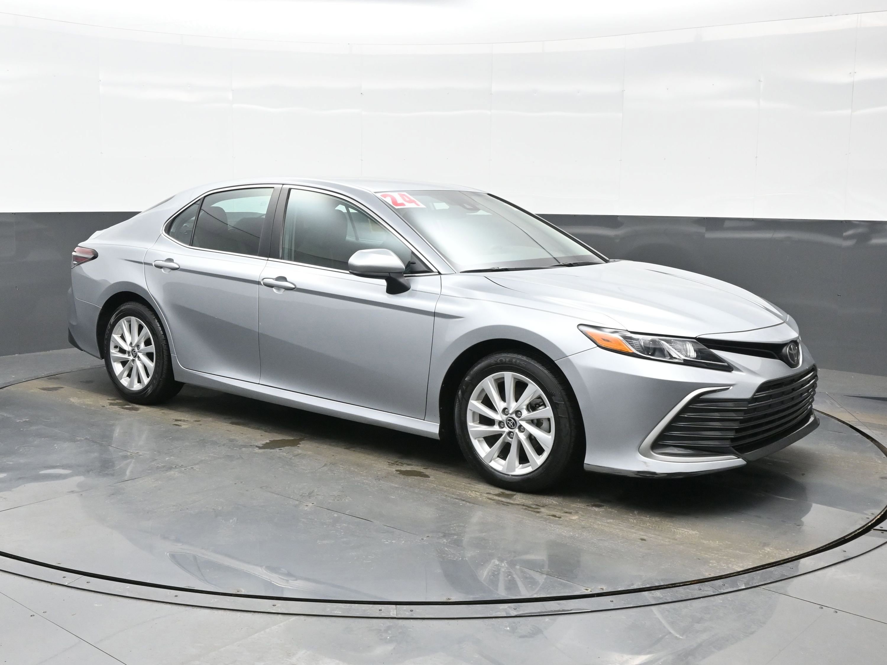 Used 2024 Toyota Camry LE image 8