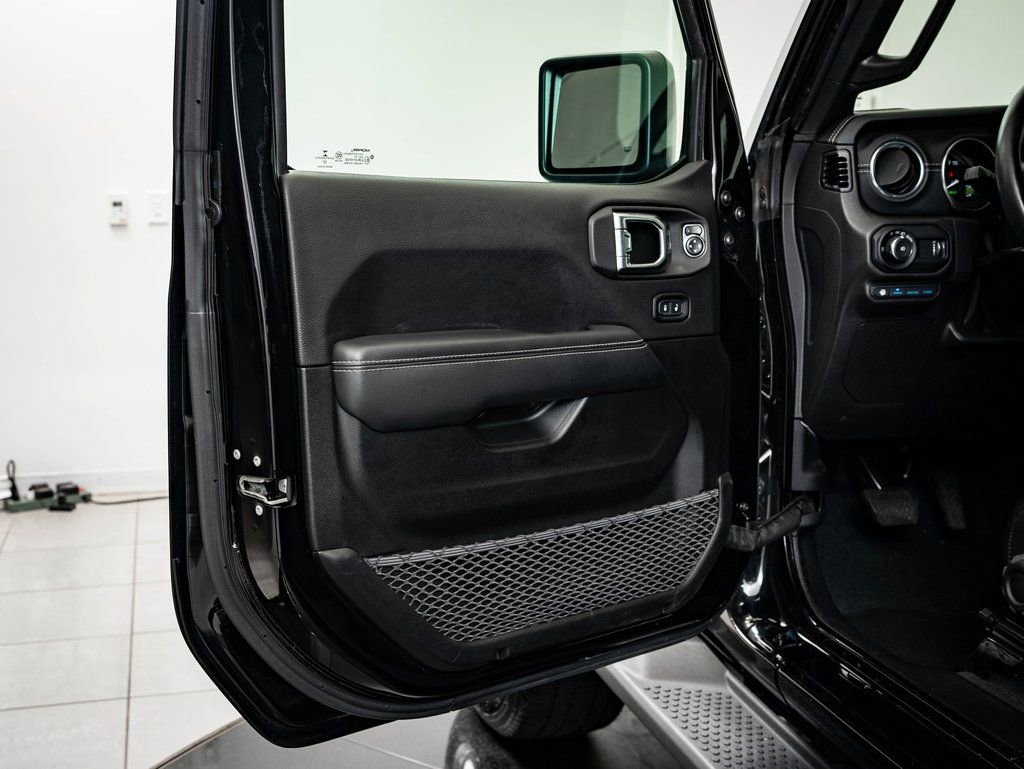 Used 2023 Jeep Wrangler Unlimited Sahara w/ Cold Weather Group image 28