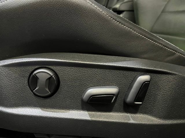 Used 2017 Volkswagen Golf R 4-Door image 14
