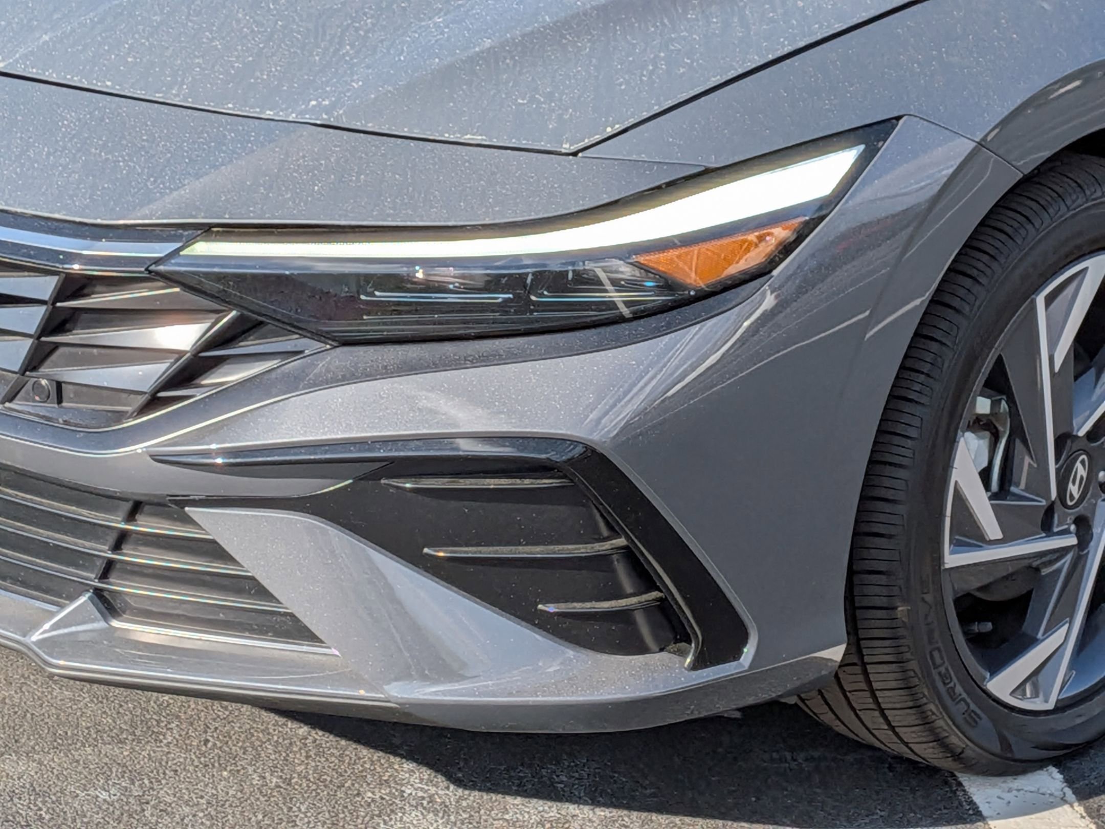 Used 2025 Hyundai Elantra Limited image 9