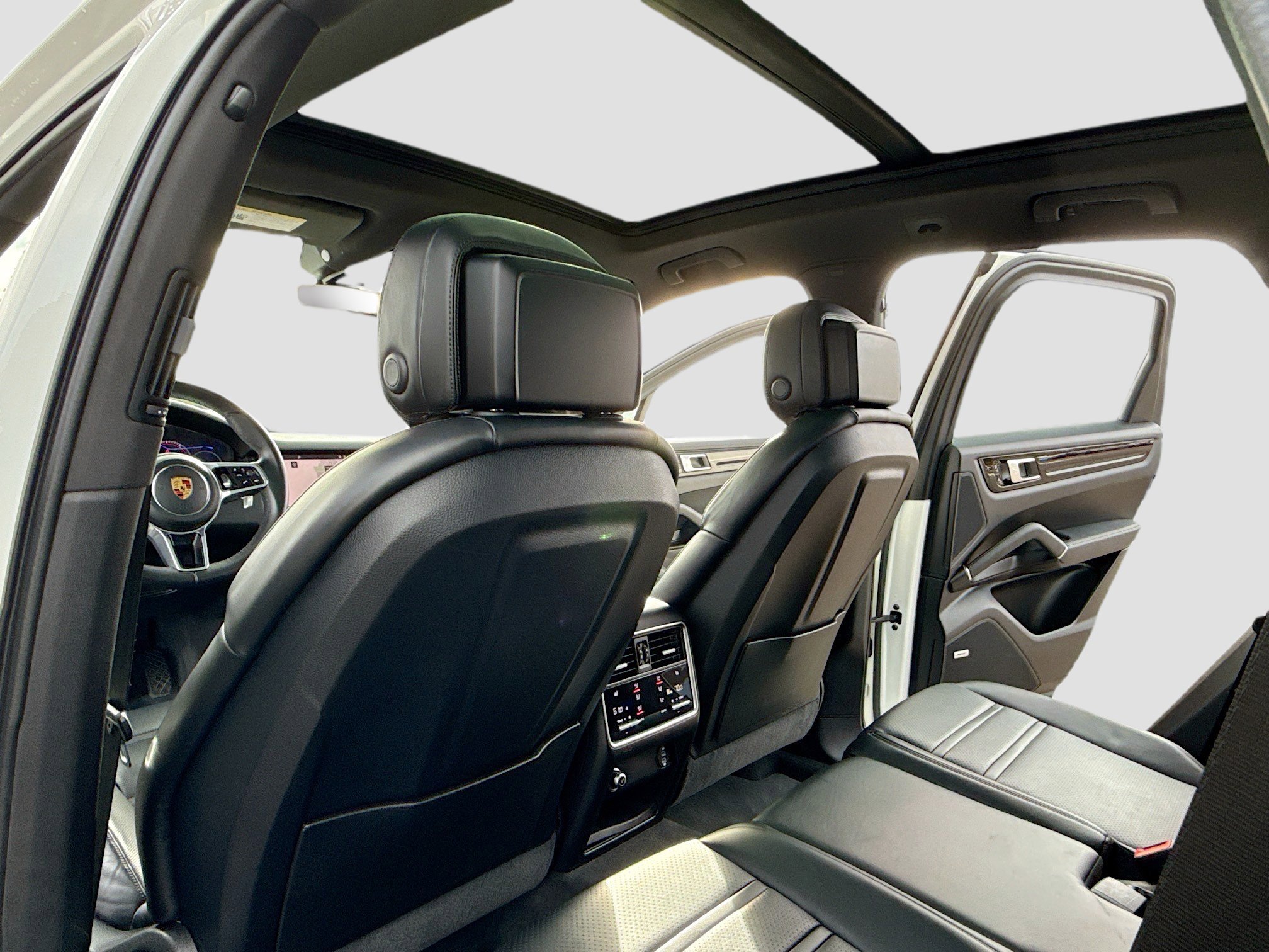 Used 2020 Porsche Cayenne image 6