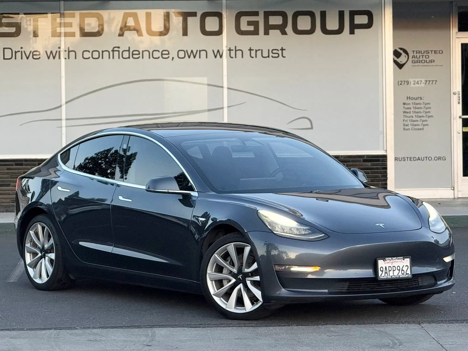 Used 2019 Tesla Model 3 Long Range AWD/4WD image 2