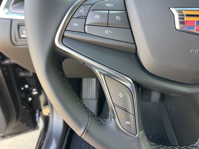 New 2026 Cadillac XT5 Luxury w/ LPO, ONYX Package image 19