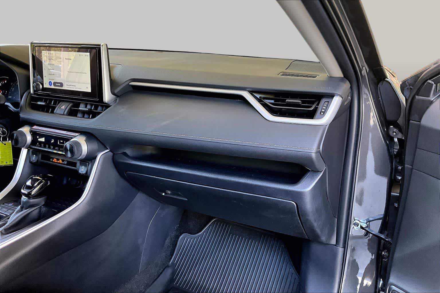 Certified 2025 Toyota RAV4 LE FWD image 32
