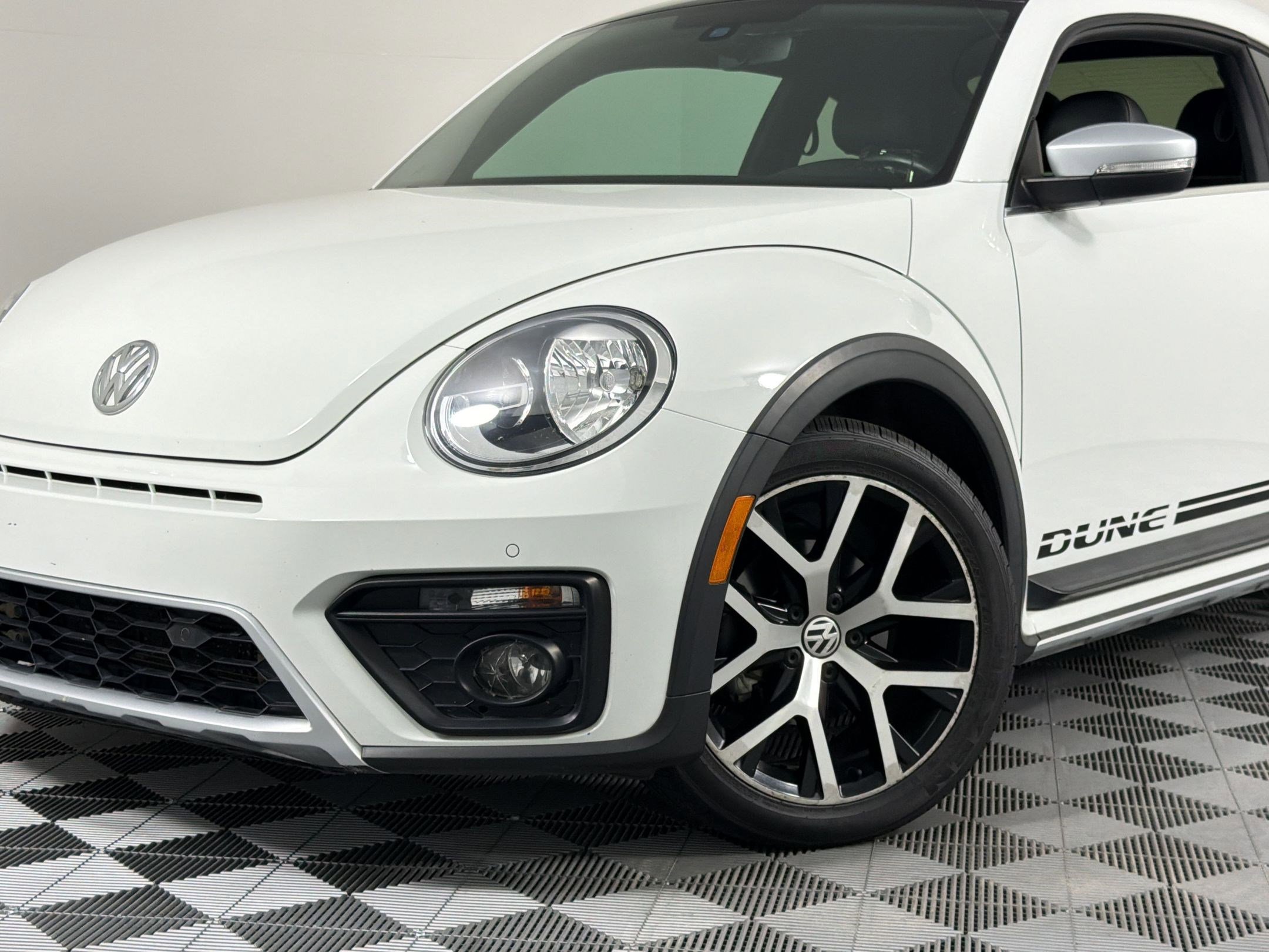 Used 2017 Volkswagen Beetle 1.8T Dune image 6