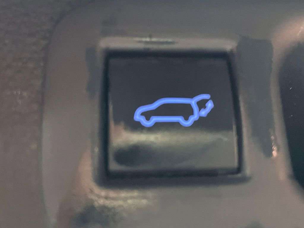 Used 2021 Toyota Highlander XLE image 14