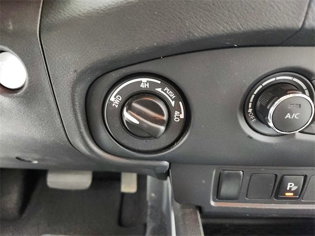 Used 2022 Nissan Frontier SV w/ Graphics Package image 26