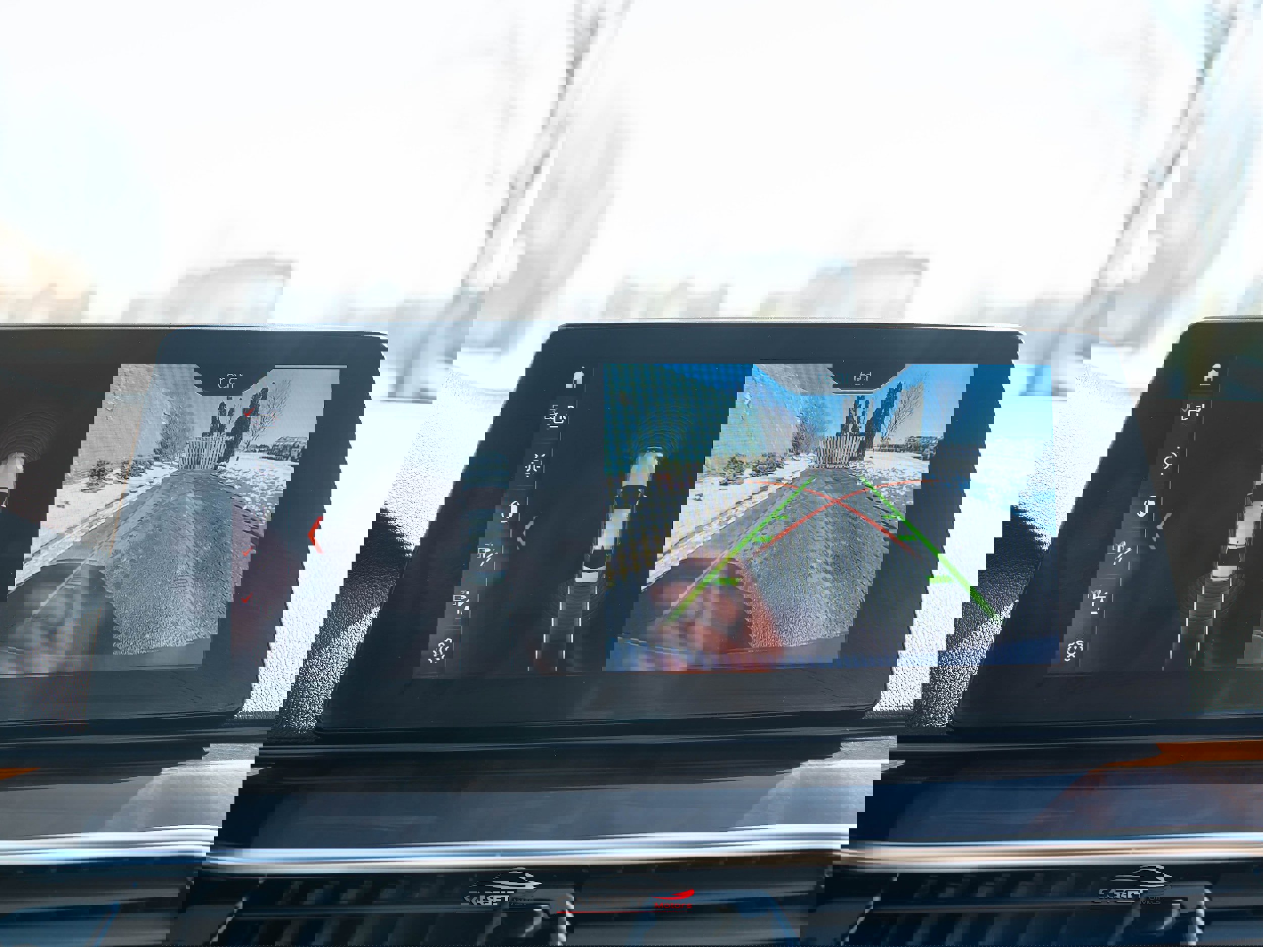 Used 2018 BMW 530i xDrive image 33