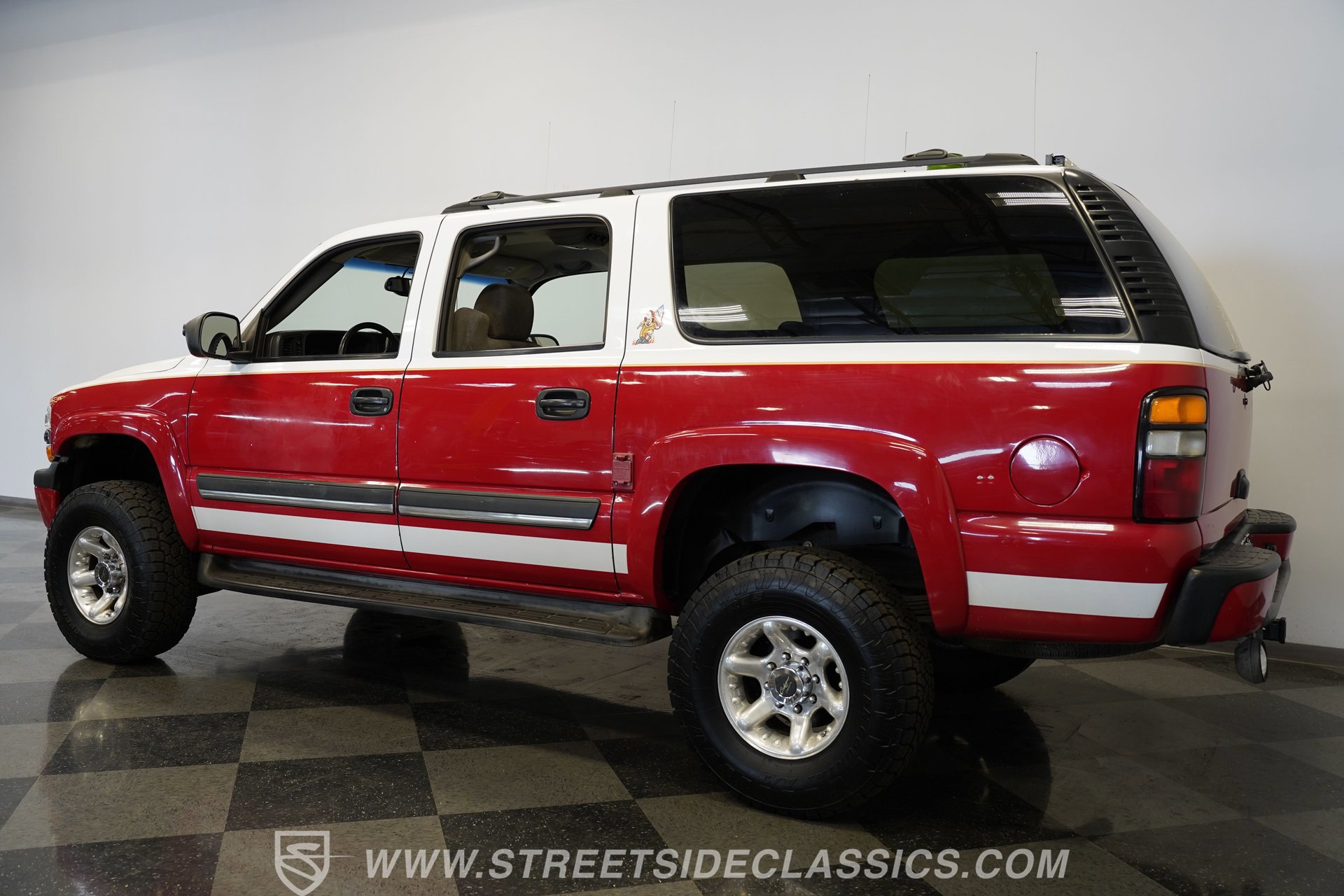 Used 2004 Chevrolet Suburban 2500 AWD/4WD image 9