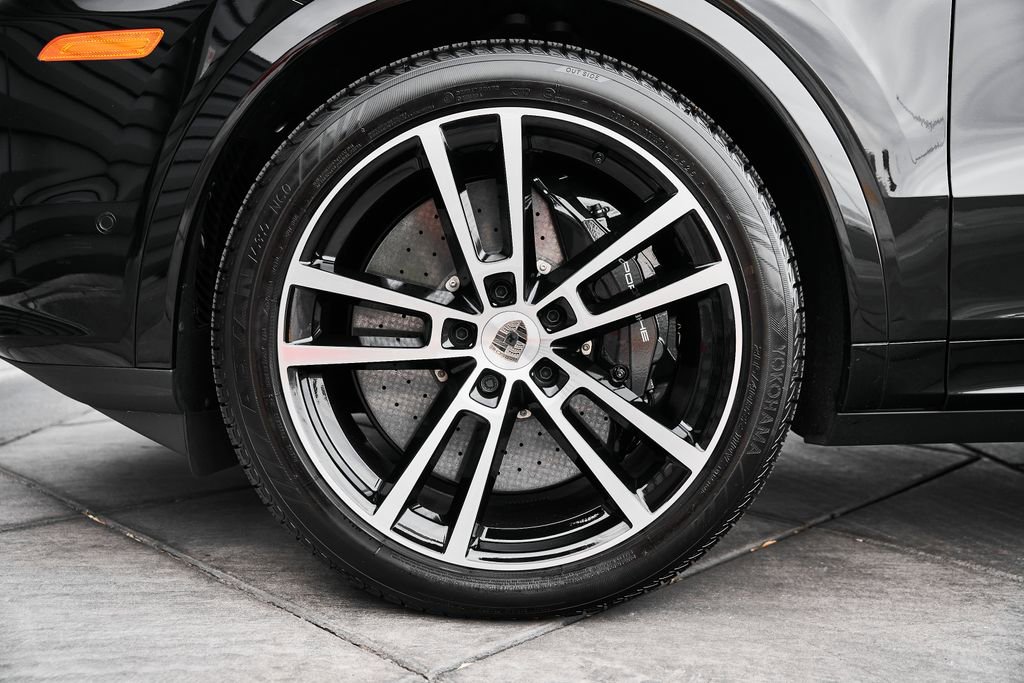 Used 2026 Porsche Cayenne Turbo image 3