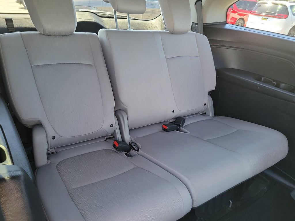Used 2018 Honda Odyssey LX image 19