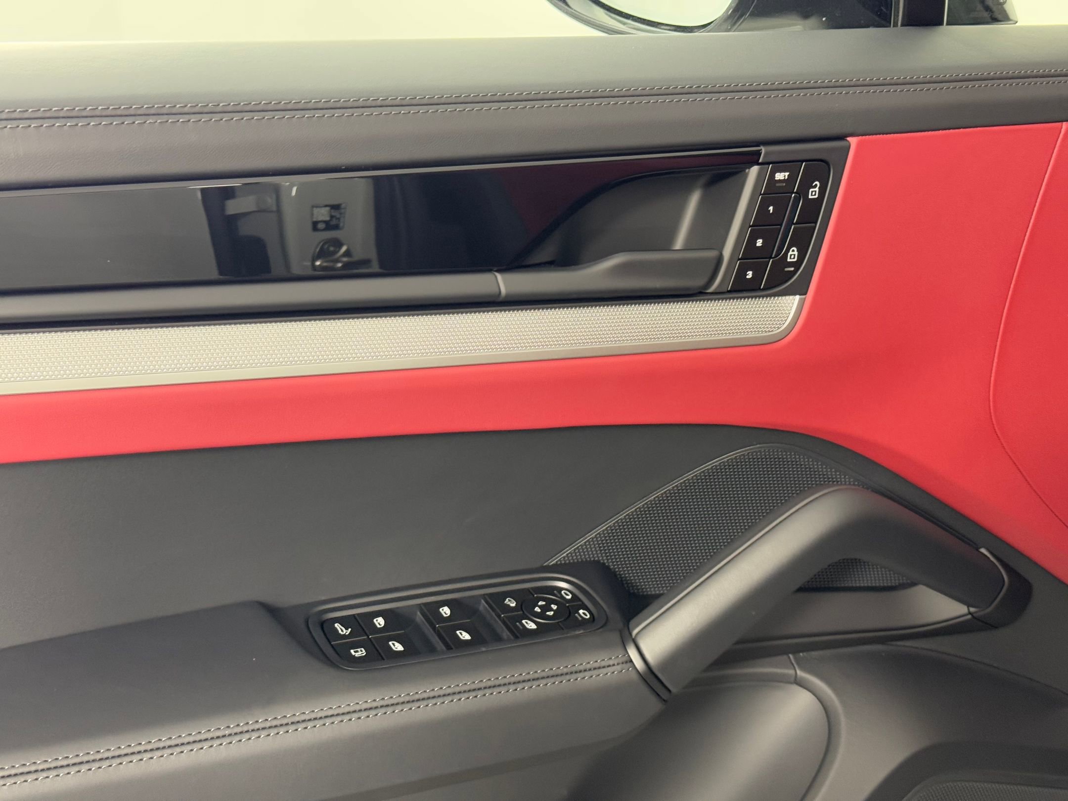 New 2026 Porsche Cayenne S image 13