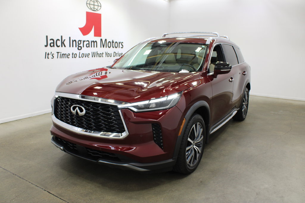 Used 2023 INFINITI QX60 Sensory w/ Vision Package AWD/4WD image 2