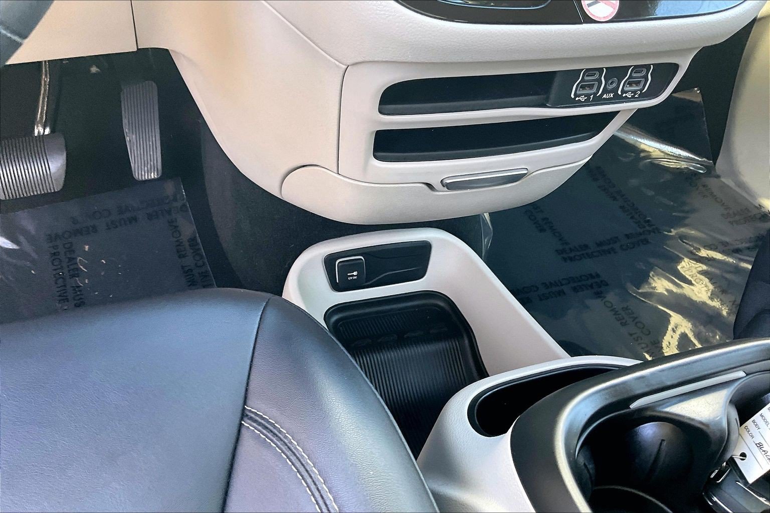 Used 2024 Chrysler Pacifica Touring-L FWD image 38