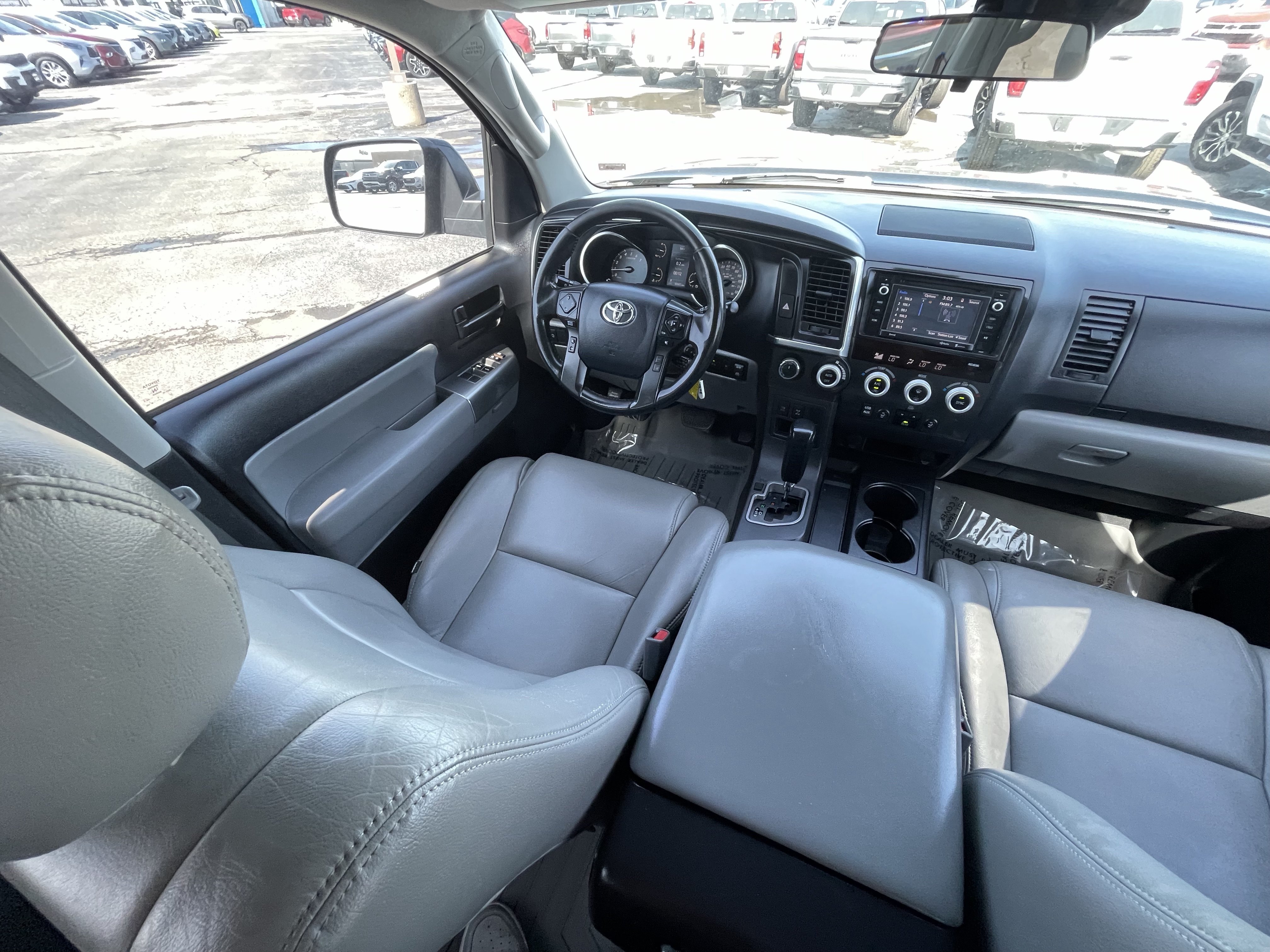 Used 2019 Toyota Sequoia SR5 AWD/4WD image 25