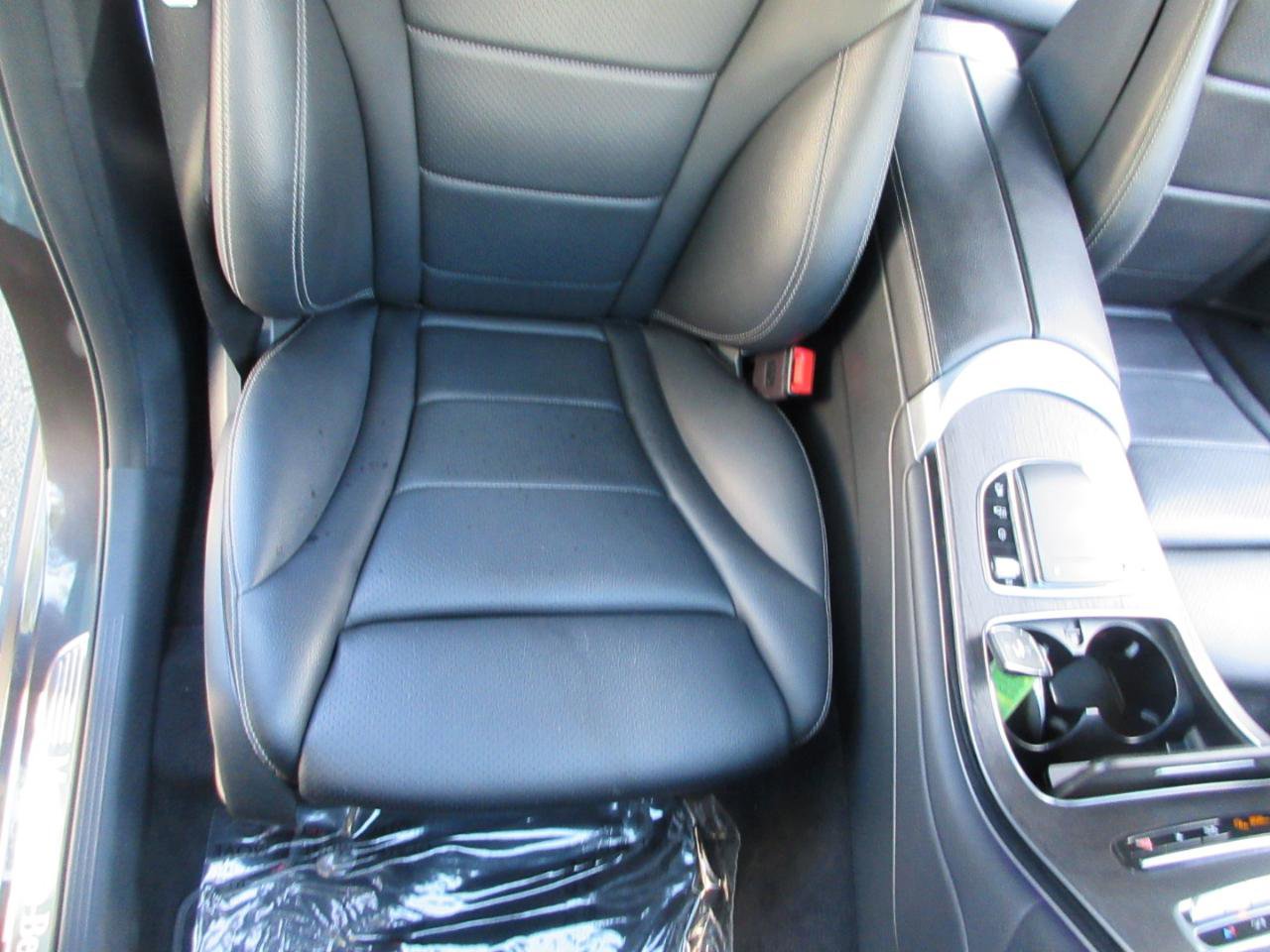 Used 2022 Mercedes-Benz GLC 300 4MATIC image 24
