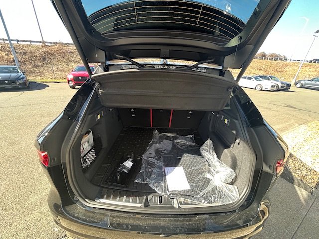 New 2025 Jaguar F-PACE R-Dynamic S image 19