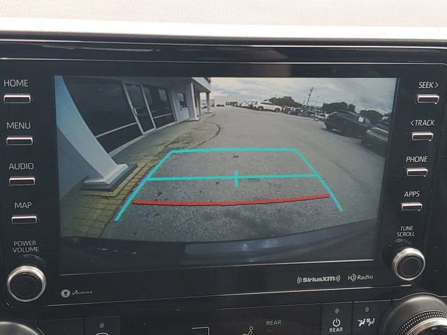 Used 2022 Toyota Highlander XLE FWD image 16