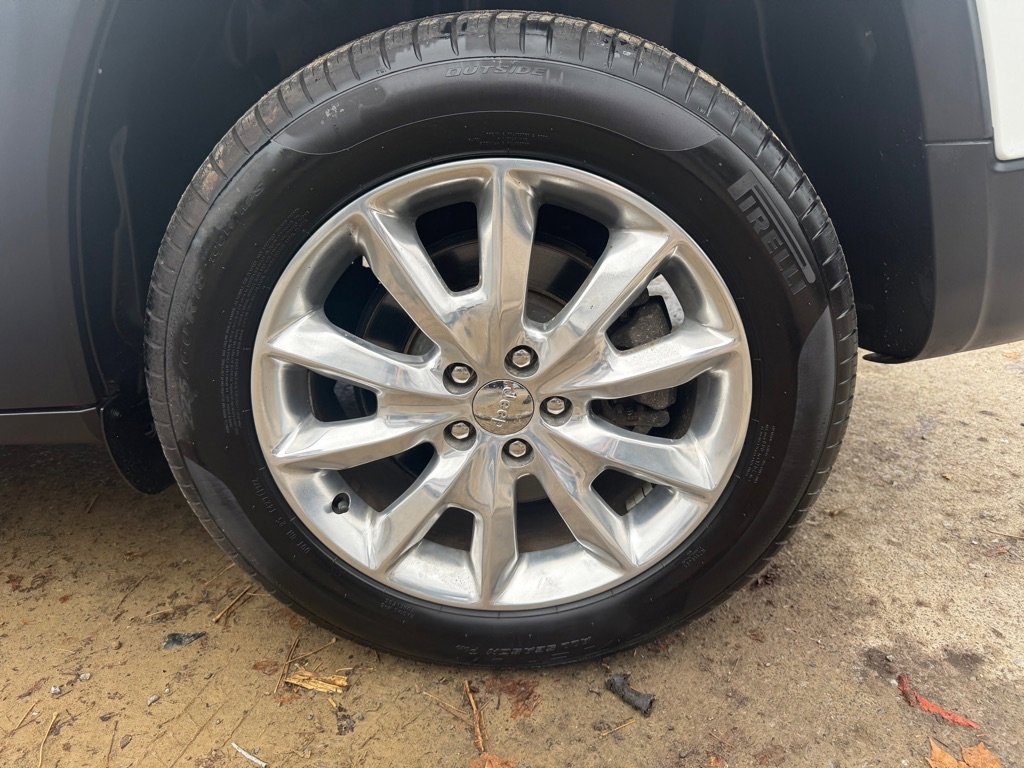 Used 2016 Jeep Cherokee Limited image 15