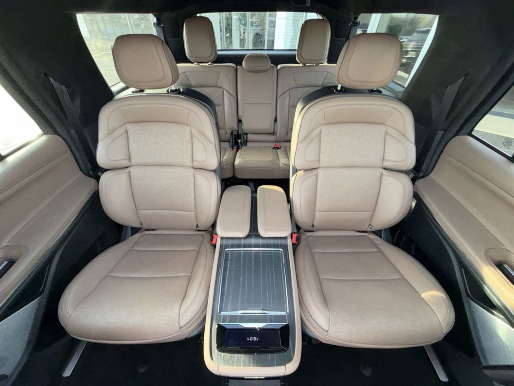 Used 2025 Lincoln Navigator L Black Label AWD/4WD image 26