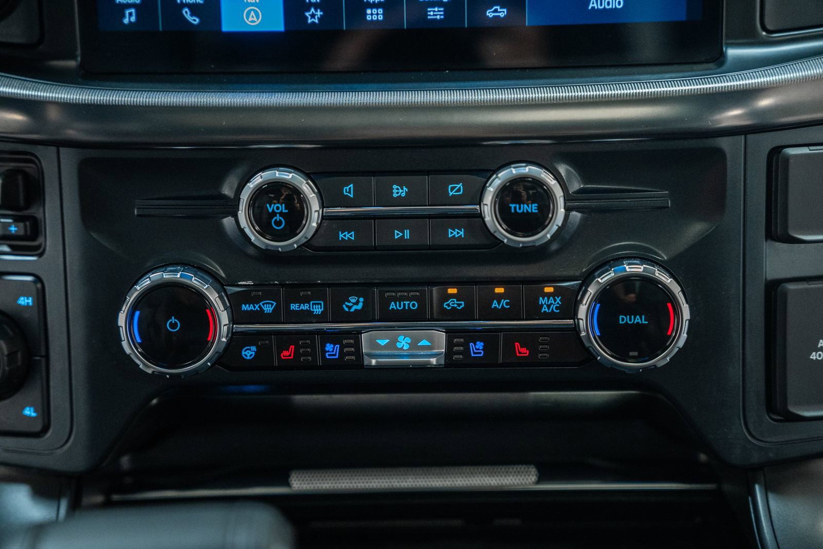 Certified 2024 Ford F150 Lariat AWD/4WD image 29