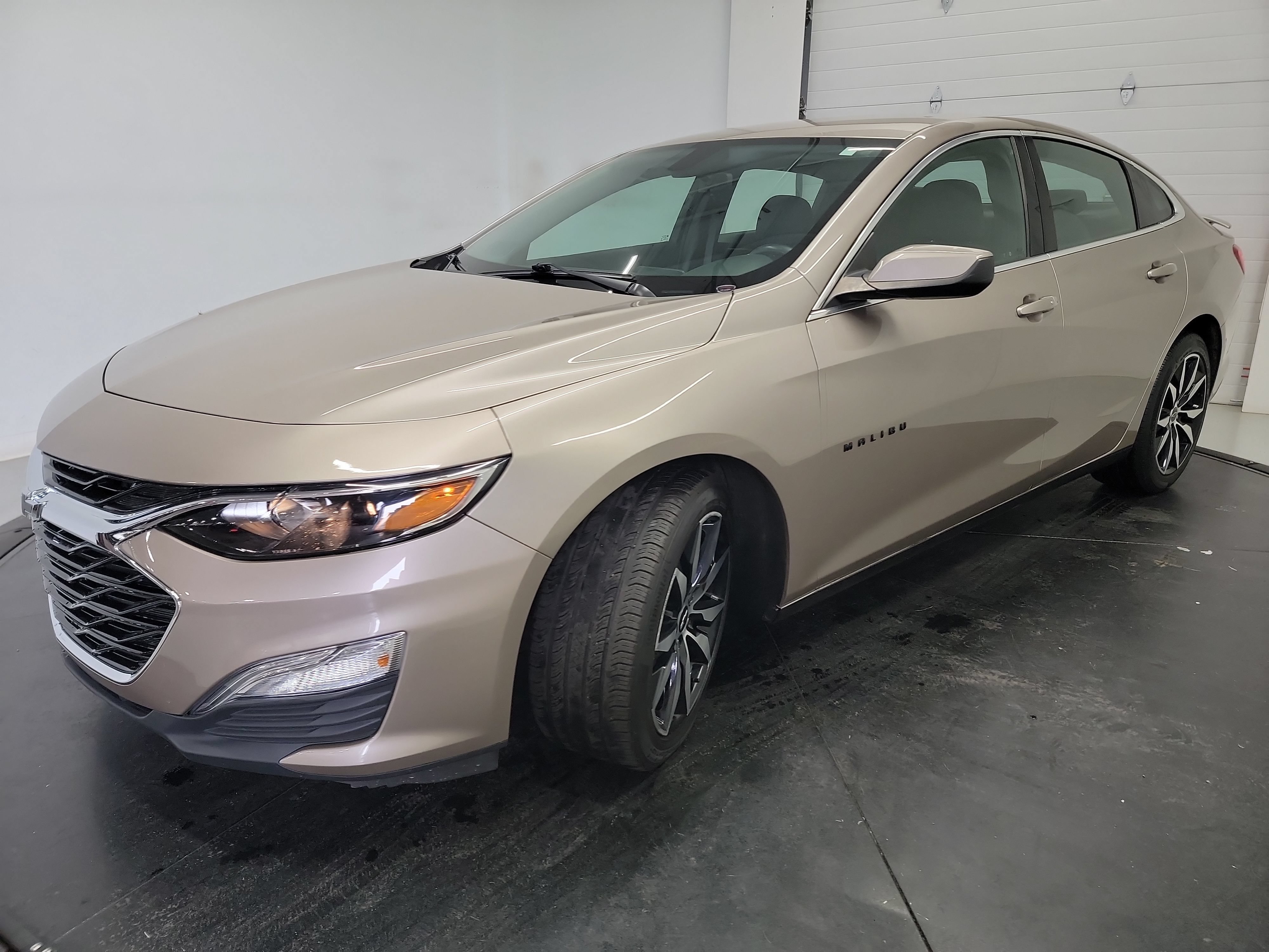 Used 2022 Chevrolet Malibu RS FWD image 3