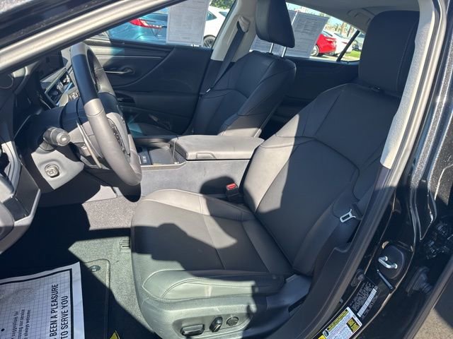 Used 2025 Lexus ES 300h F Sport FWD image 14