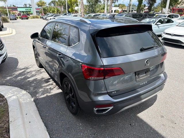 Certified 2024 Volkswagen Taos SE w/ Panoramic Sunroof Package FWD image 12
