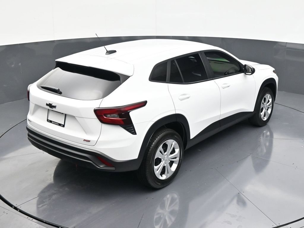 Used 2024 Chevrolet Trax LS FWD image 17
