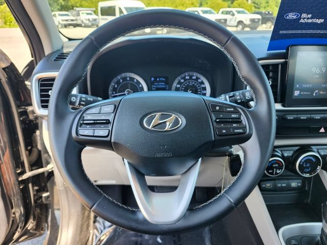 Used 2022 Hyundai Venue SEL FWD image 28