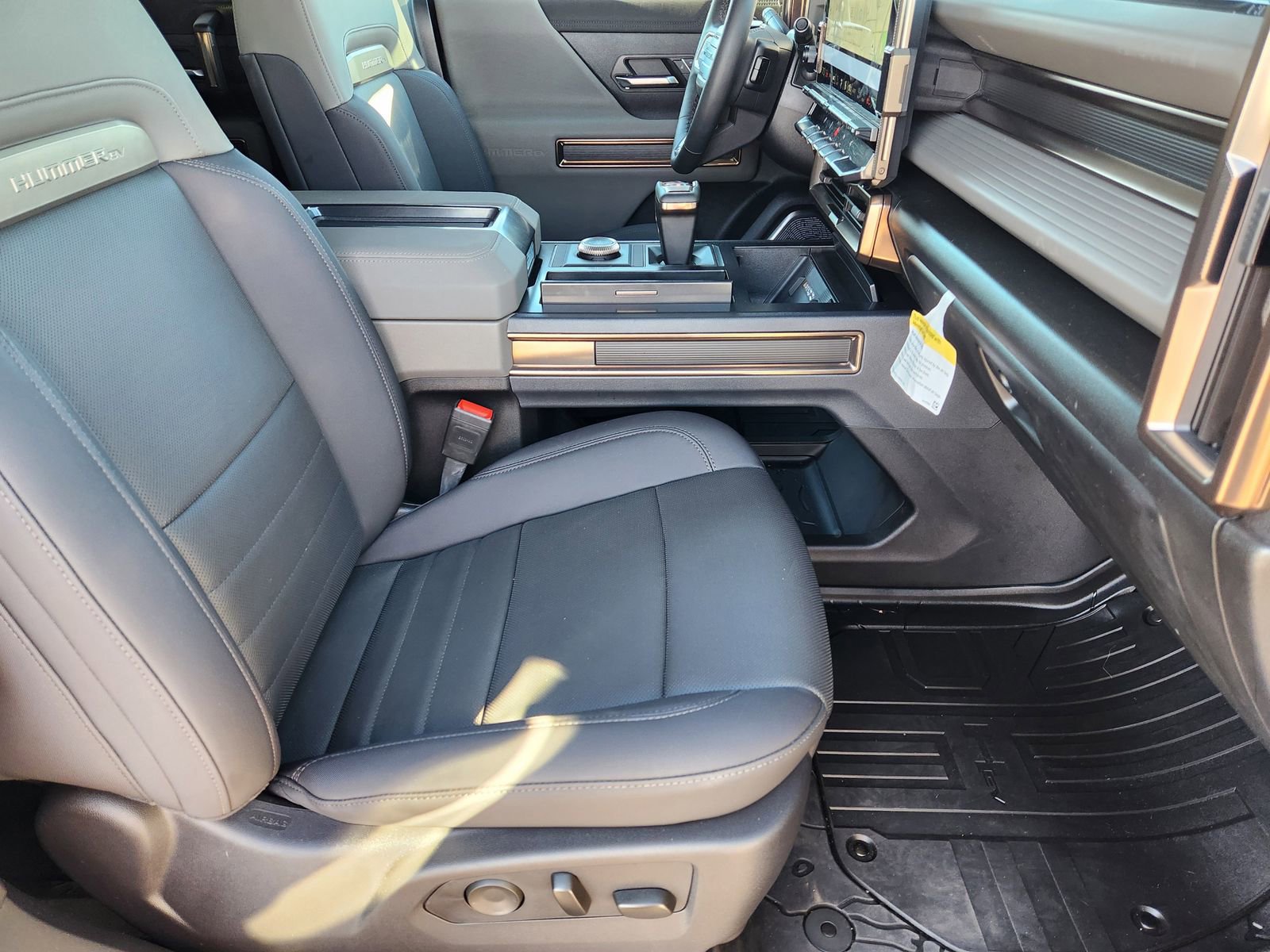 New 2025 GMC Hummer EV 2X image 15