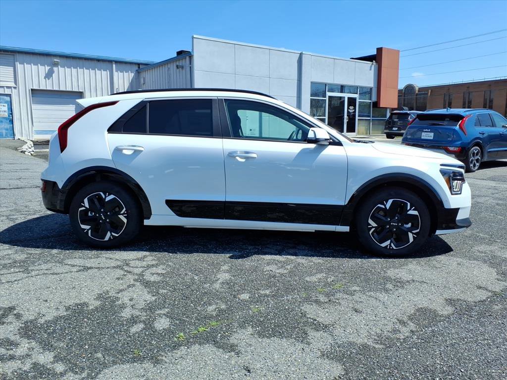 New 2026 Kia Niro Wave w/ Wave Preserve Package FWD image 3