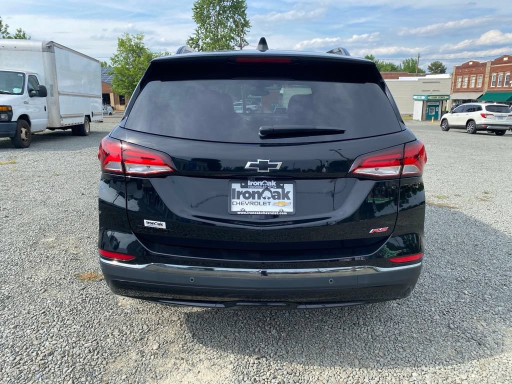 Used 2023 Chevrolet Equinox RS FWD image 4