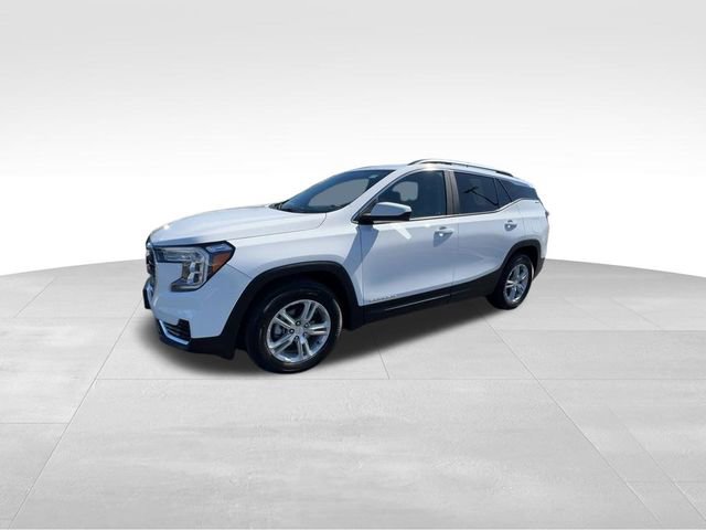 Used 2023 GMC Terrain SLE w/ Driver Convenience Package image 4