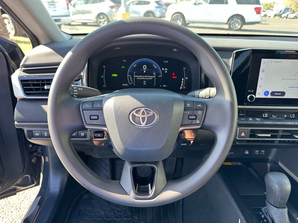 Used 2025 Toyota Camry LE w/ Convenience Package image 11