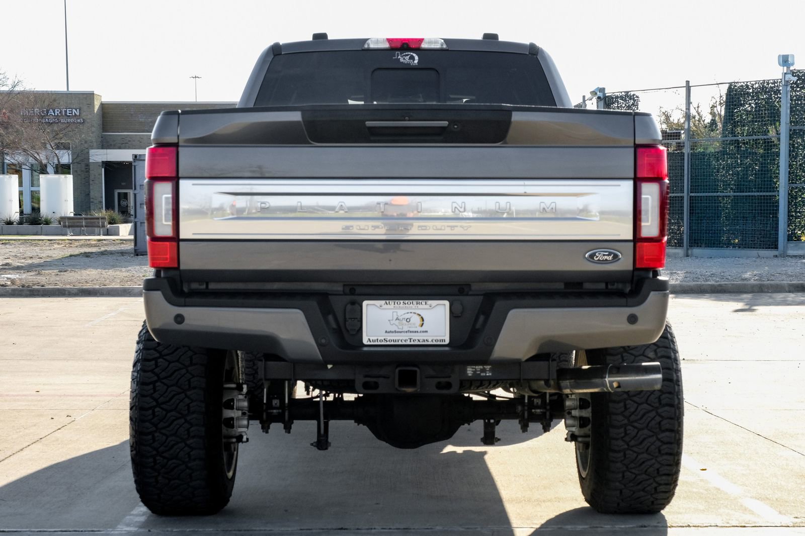 Used 2022 Ford F250 Platinum w/ FX4 Off-Road Package AWD/4WD image 12
