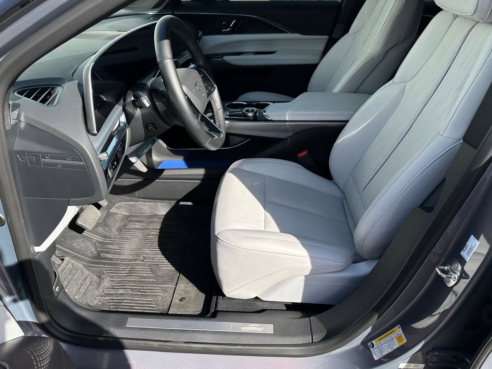 Certified 2024 Cadillac Lyriq Sport image 5