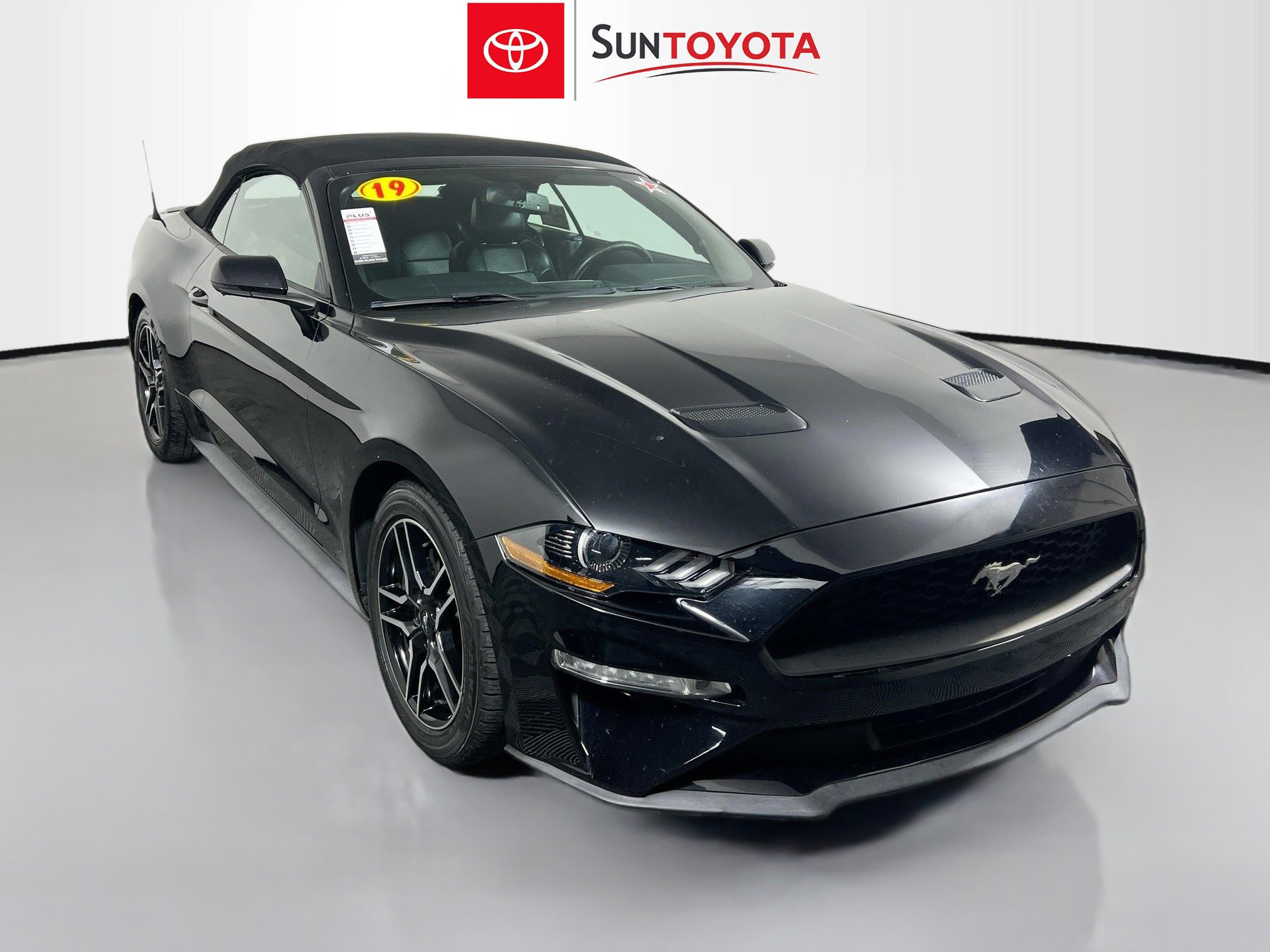 Used 2019 Ford Mustang Premium image 1