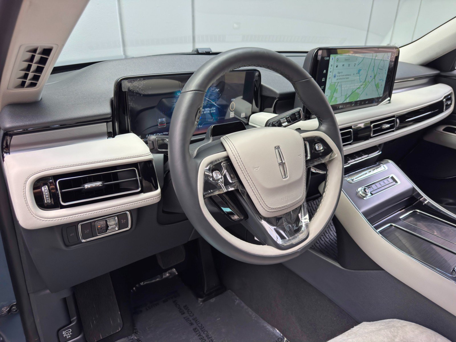 Used 2026 Lincoln Aviator AWD image 14